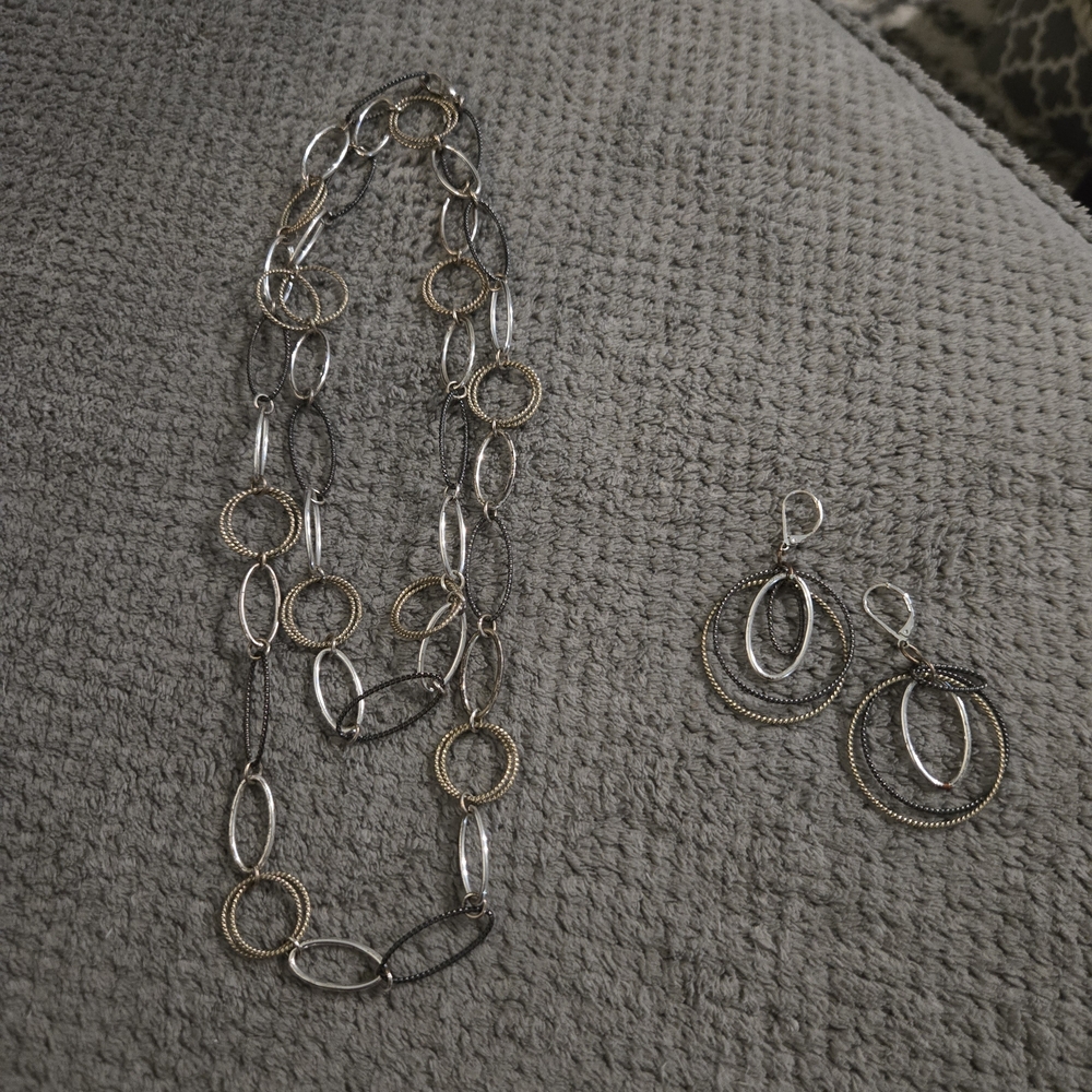 Chic Two-Tone Necklace and Earring Set
